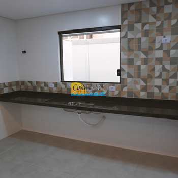 Sobrado em Praia Grande, bairro Mirim