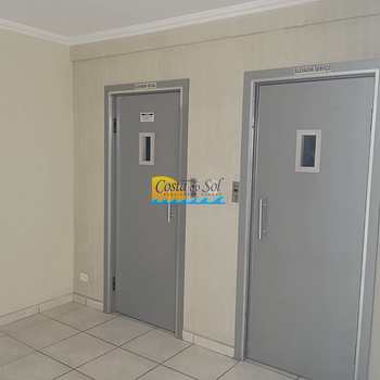 Apartamento em Praia Grande, bairro Boqueirão