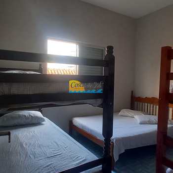 Sobrado em Praia Grande, bairro Mirim
