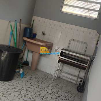 Sobrado em Praia Grande, bairro Mirim