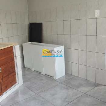 Sobrado em Praia Grande, bairro Mirim