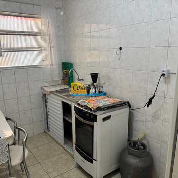 Kitnet em Praia Grande, bairro Guilhermina