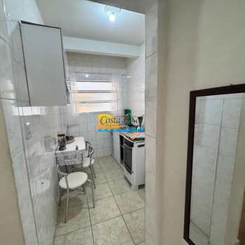 Kitnet em Praia Grande, bairro Guilhermina