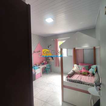 Casa em Praia Grande, bairro Nova Mirim