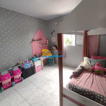 Casa em Praia Grande, bairro Nova Mirim
