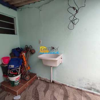 Casa em Praia Grande, bairro Nova Mirim