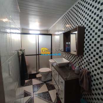Casa em Praia Grande, bairro Nova Mirim