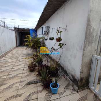 Casa em Praia Grande, bairro Nova Mirim