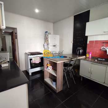 Casa em Praia Grande, bairro Nova Mirim