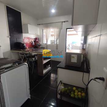Casa em Praia Grande, bairro Nova Mirim