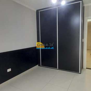 Apartamento em Praia Grande, bairro Guilhermina