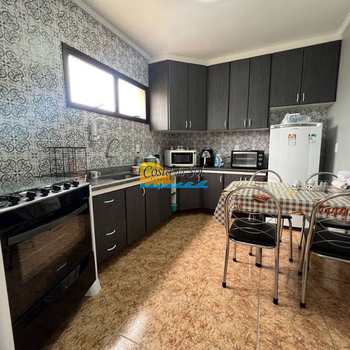 Apartamento em Praia Grande, bairro Guilhermina