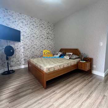 Apartamento em Praia Grande, bairro Guilhermina