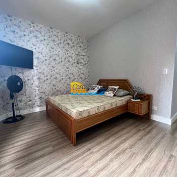 Apartamento em Praia Grande, bairro Guilhermina