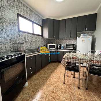 Apartamento em Praia Grande, bairro Guilhermina