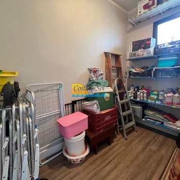 Apartamento em Praia Grande, bairro Guilhermina
