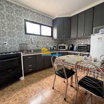 Apartamento em Praia Grande, bairro Guilhermina