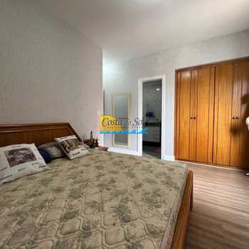 Apartamento em Praia Grande, bairro Guilhermina
