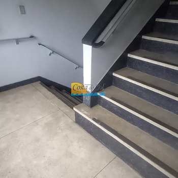 Kitnet em Praia Grande, bairro Boqueirão
