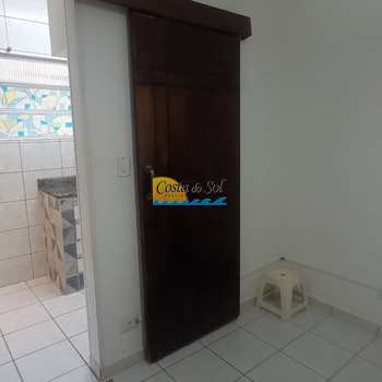 Kitnet em Praia Grande, bairro Boqueirão