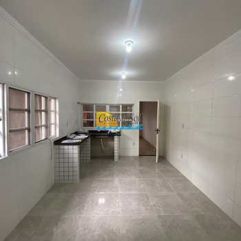 Casa em Praia Grande, bairro Guilhermina
