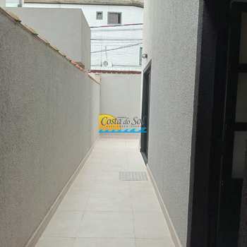 Sobrado em Praia Grande, bairro Vila Sônia