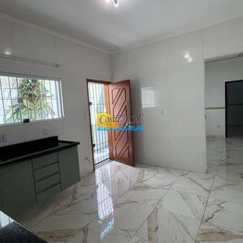 Casa em Praia Grande, bairro Maracanã