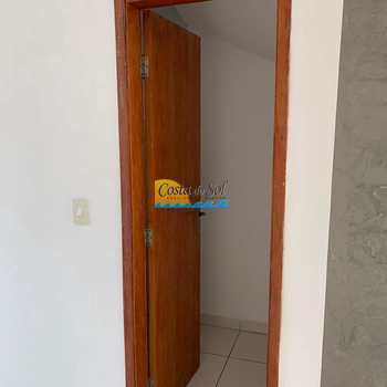 Sobrado em Praia Grande, bairro Vila Sônia