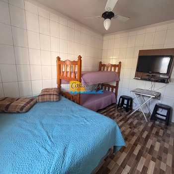 Kitnet em Praia Grande, bairro Ocian