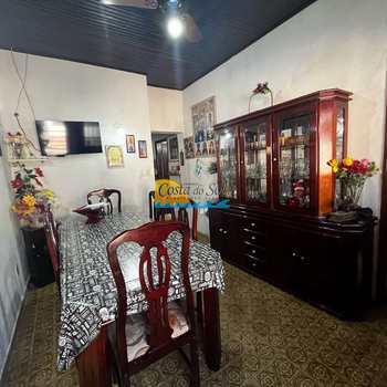 Casa em Praia Grande, bairro Canto do Forte