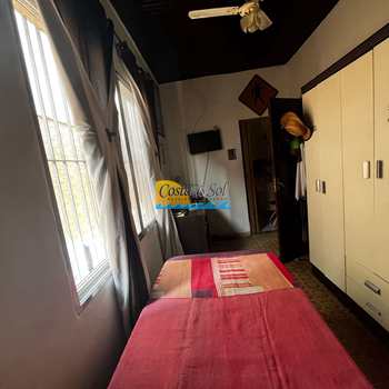 Casa em Praia Grande, bairro Canto do Forte