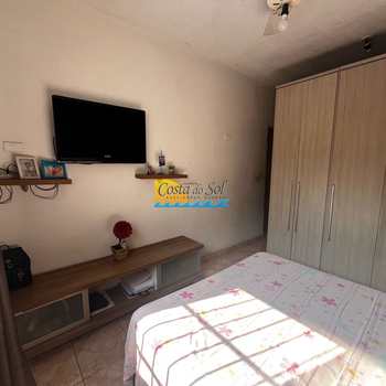 Casa em Praia Grande, bairro Canto do Forte