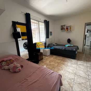 Casa em Praia Grande, bairro Canto do Forte