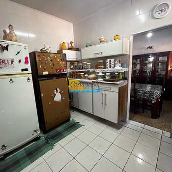 Casa em Praia Grande, bairro Canto do Forte