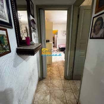 Casa em Praia Grande, bairro Canto do Forte