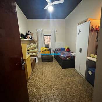 Casa em Praia Grande, bairro Canto do Forte