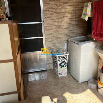 Casa em Praia Grande, bairro Canto do Forte
