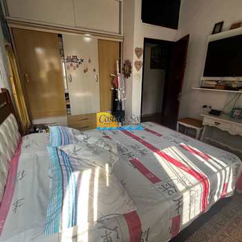 Casa em Praia Grande, bairro Canto do Forte