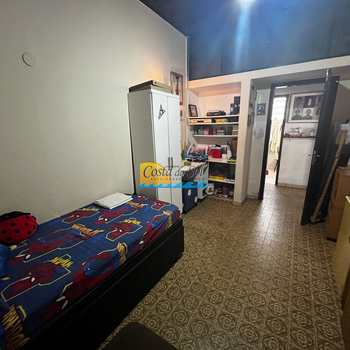Casa em Praia Grande, bairro Canto do Forte