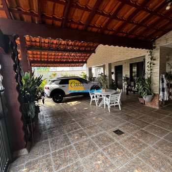 Casa em Praia Grande, bairro Canto do Forte