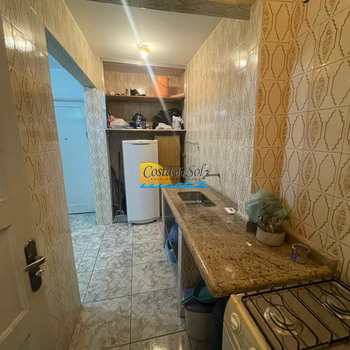 Kitnet em Praia Grande, bairro Guilhermina
