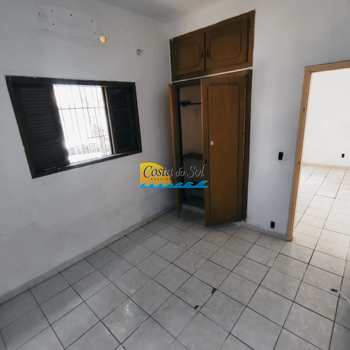 Casa em Praia Grande, bairro Guilhermina
