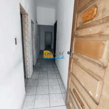 Casa em Praia Grande, bairro Guilhermina