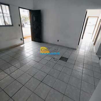 Casa em Praia Grande, bairro Guilhermina