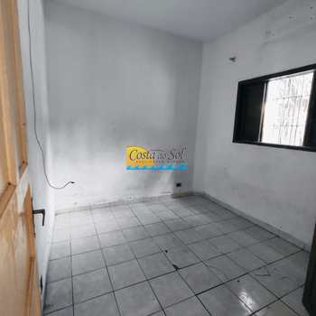 Casa em Praia Grande, bairro Guilhermina