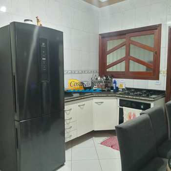 Casa em Praia Grande, bairro Caiçara