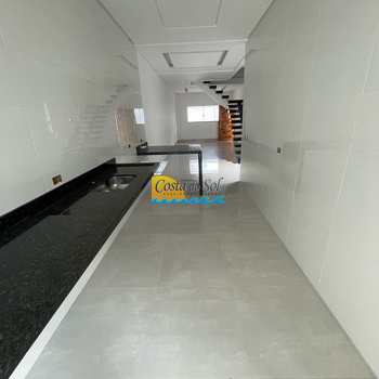 Sobrado em Praia Grande, bairro Ocian