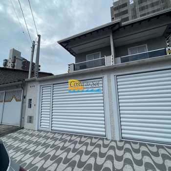 Sobrado em Praia Grande, bairro Ocian