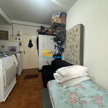 Kitnet em Praia Grande, bairro Guilhermina