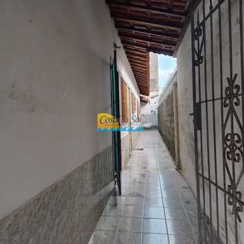 Casa em Praia Grande, bairro Mirim